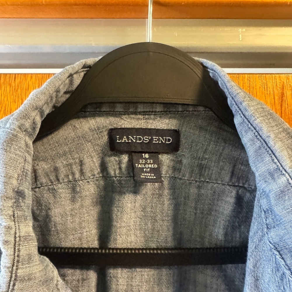 Lands’ End button down - Picture 2 of 9